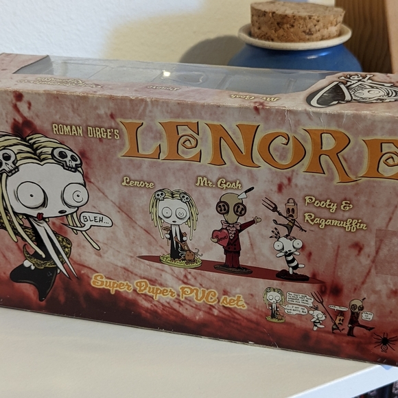2005 Lenore PVC set & Doll LOT - Picture 4 of 15